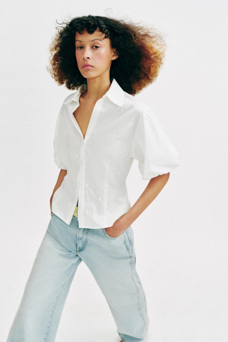 EMBROIDERED PUFF SLEEVE SHIRT