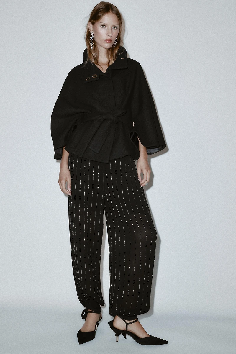 SHORT CAPE COAT WITH WOOL BELT