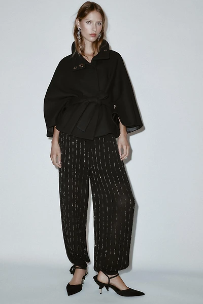 SHORT CAPE COAT WITH WOOL BELT