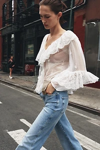 BLOUSE ROMANTIQUE SEMI-TRANSPARENTE