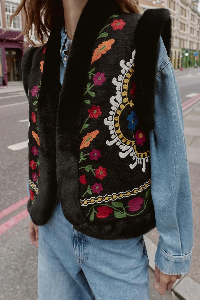 CONTRASTING EMBROIDERED FAUX FUR VEST