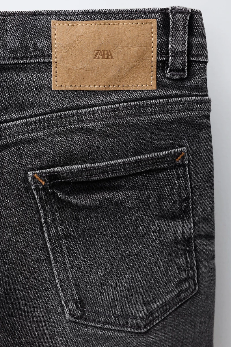 STRAIGHT FIT JEANS