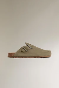 LEATHER CLOGS WITH BUCKLE