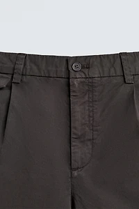 REGULAR FIT PLEATED SHORTS