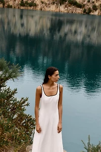 CONTRAST TRIM MIDI DRESS