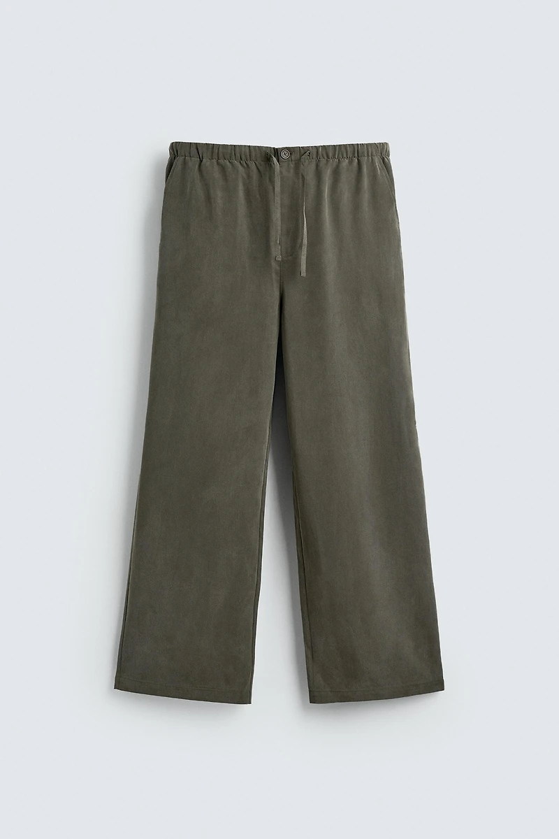 RELAXED FIT FLOWY PANTS