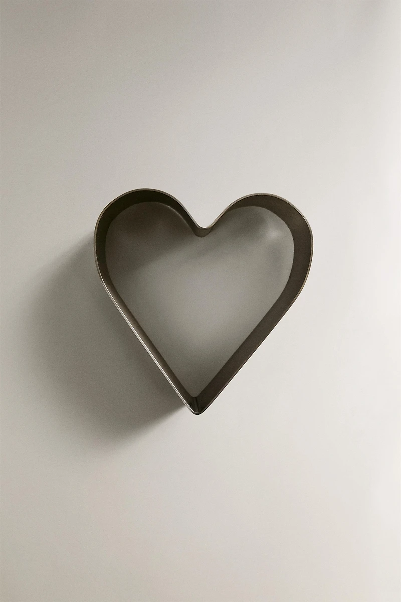 HEART COOKIE BAKING MOULD