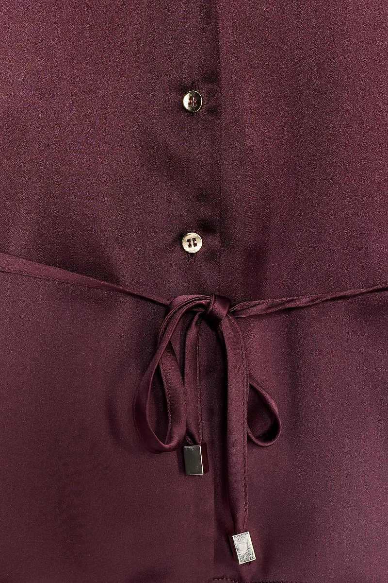 BELTED SATIN EFFECT SHIRT