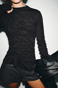 TOP À COL CHEMINÉE ET MANCHES LONGUES