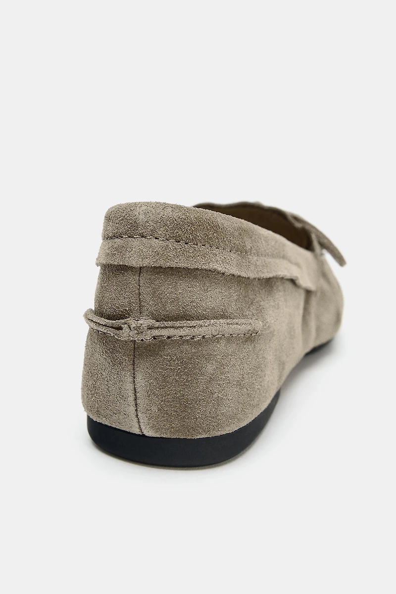 SPLIT LEATHER TASSEL LOAFERS