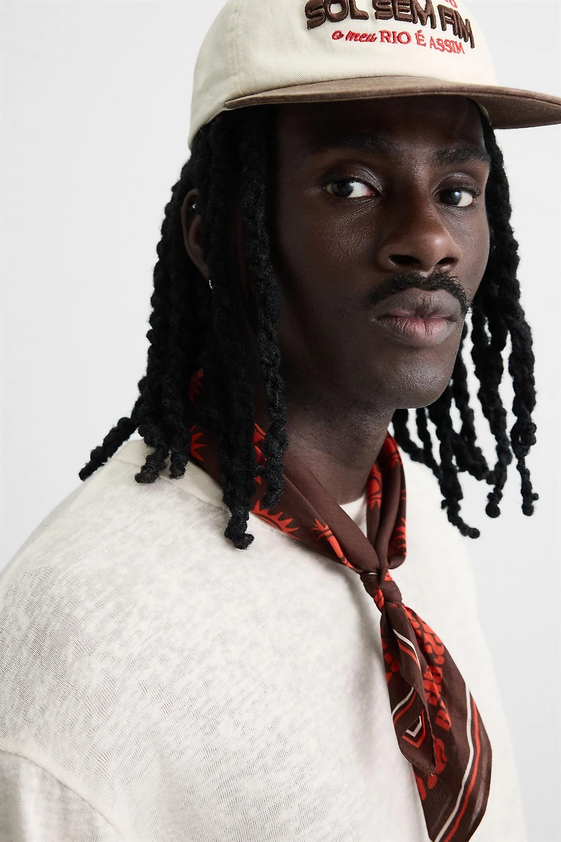 GRAPHIC PRINT BANDANA