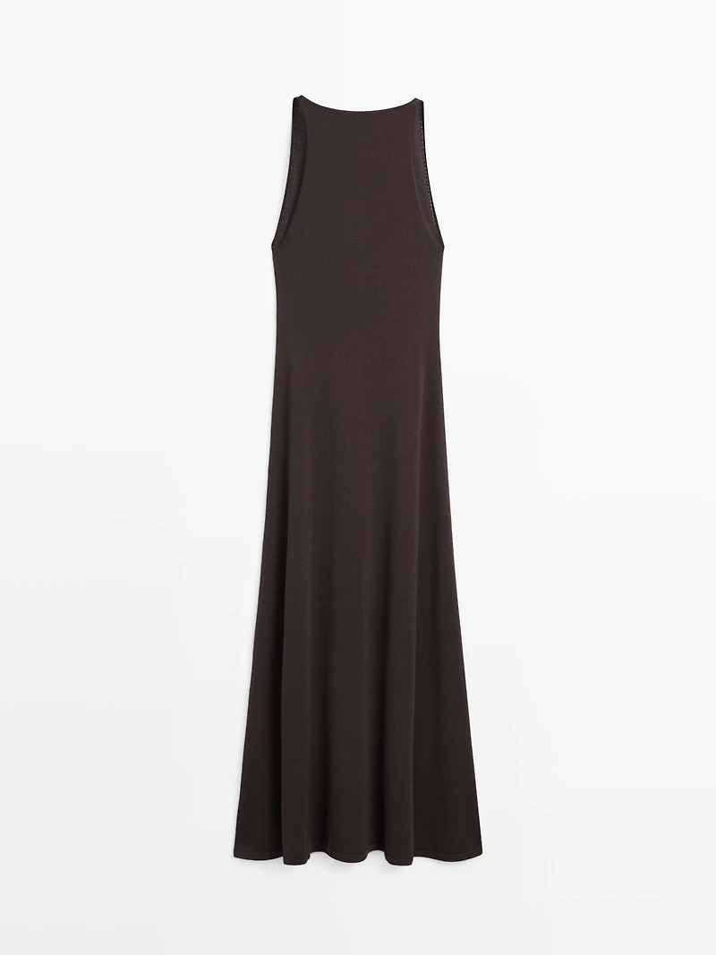 Flowing V-neck midi dress