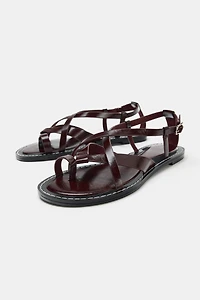 FLAT CROSSED STRAP SANDALS