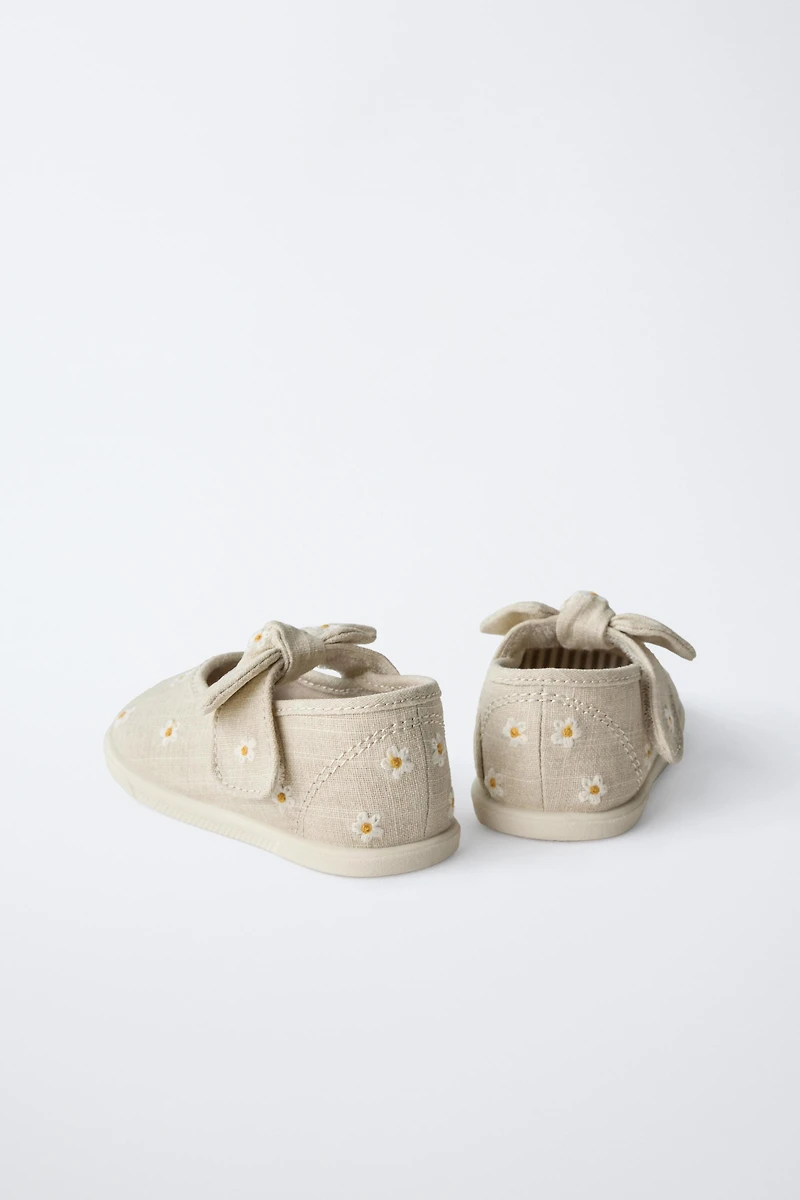 DAISY BAREFOOT SNEAKERS