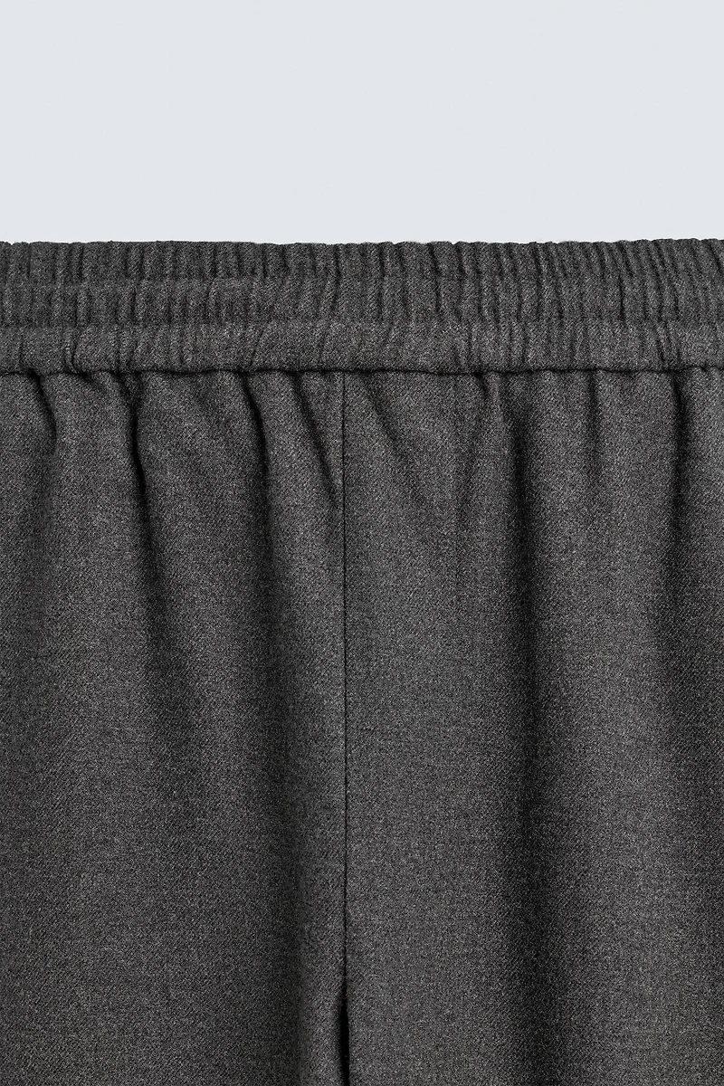 RELAXED FIT TEXTURED PANTS