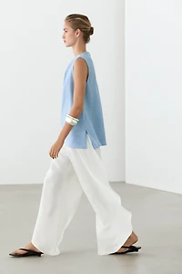 Flowing linen blend pleated top