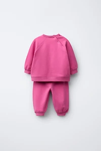 SWEATSHIRT AND JOGGER PANTS SET