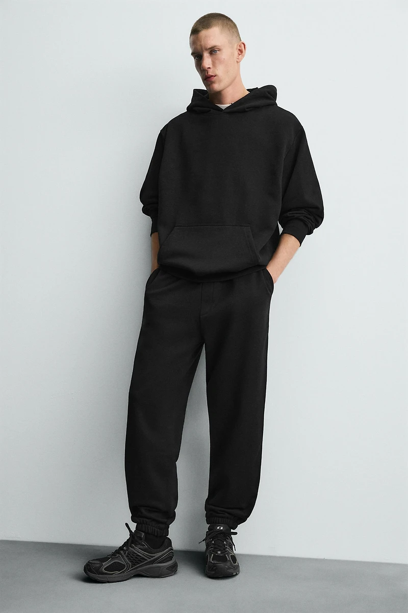 RELAXED FIT JOGGING PANTS