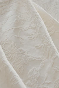 JACQUARD BEDSPREAD WITH RUFFLES