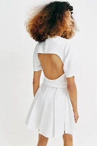 ROBE COURTE CEINTURÉE