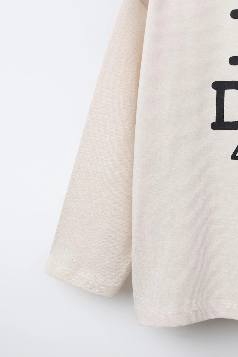 T-SHIRT À INSCRIPTION EN CONTRASTE