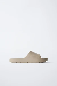 CLAQUETTES DE BAIN