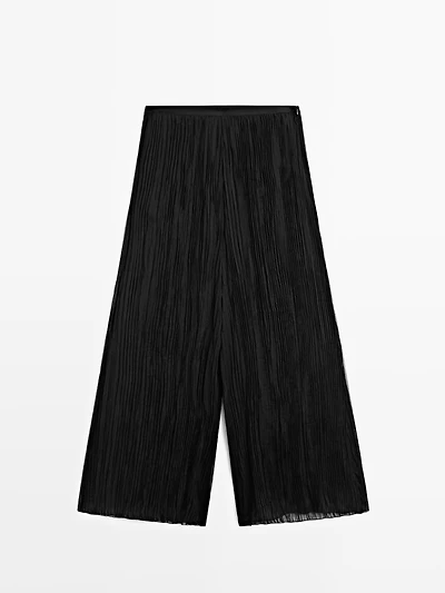 Pleated wide-leg trousers