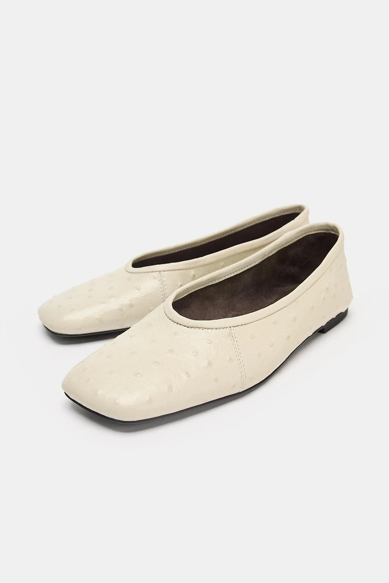 EMBOSSED BALLET FLATS