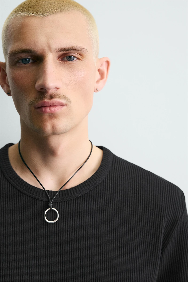 SLIM FIT TEXTURED KNIT T-SHIRT