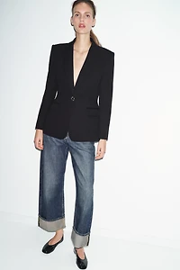 TAILORED SHOULDER PAD BLAZER