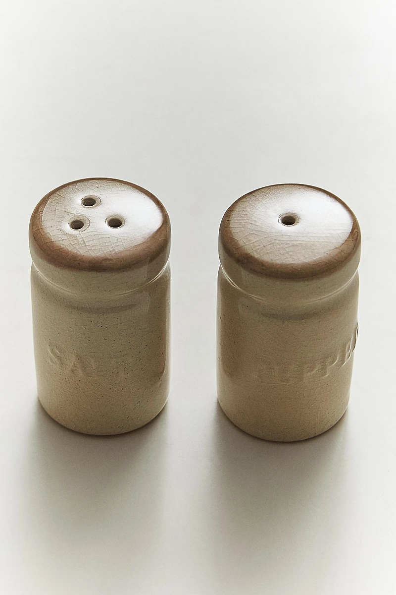 STONEWARE SALT AND PEPPER SHAKER SET