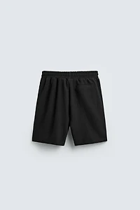 TEXTURED JOGGER SHORTS