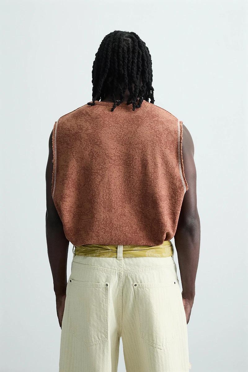 DÉBARDEUR EN TRICOT LAVÉ