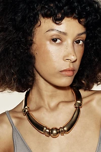METALLIC PIECES CORD NECKLACE