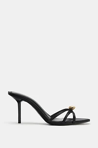 SANDALES À TALONS ET BRIDES