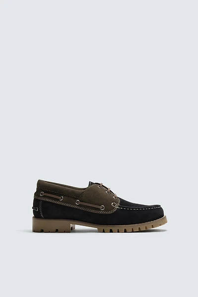 CHAUSSURES BATEAU EN CUIR CONTRASTE