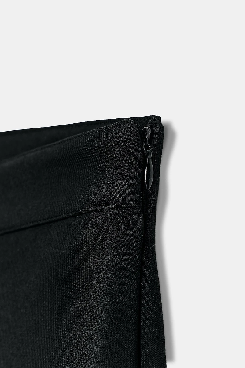 STRETCH CAPRI PANTS