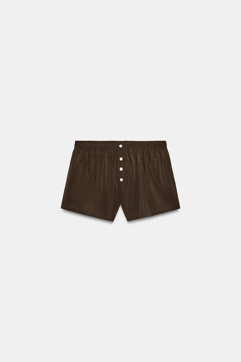 FLOWY SHORTS WITH BUTTONS