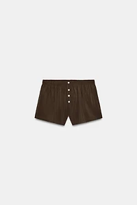 FLOWY SHORTS WITH BUTTONS