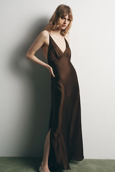 BACKLESS SATIN EFFECT DRESS