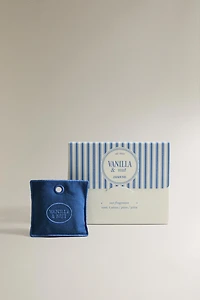VANILLA & NUT CAR AND CLOSET AIR FRESHENER