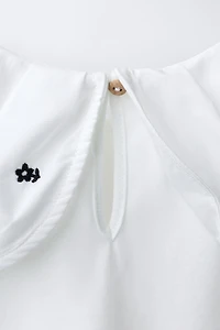 EMBROIDERED FLORAL PETER PAN COLLAR T-SHIRT