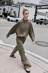 PIN TUCK STRAIGHT LEG PANTS