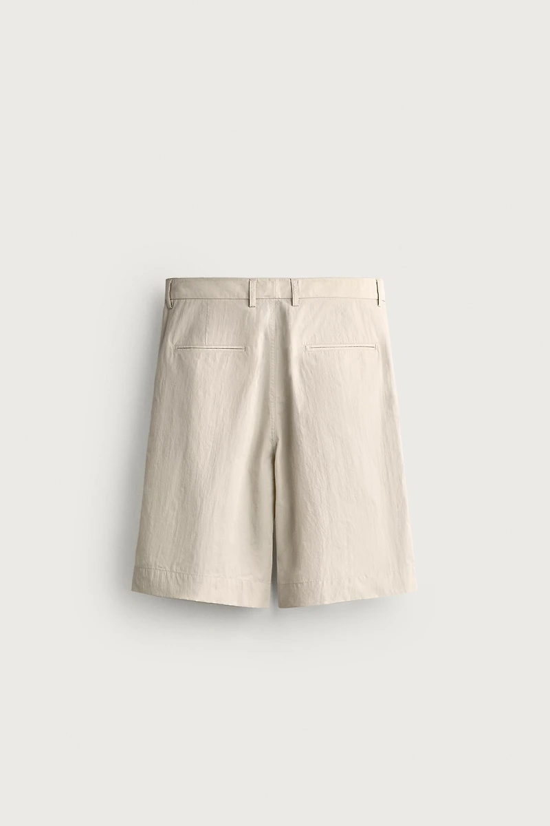 WIDE-FIT PLEATED SHORTS