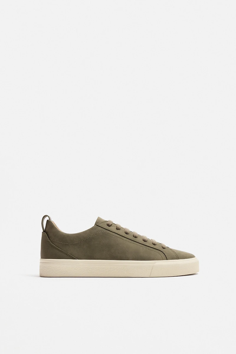 BASIC SNEAKERS
