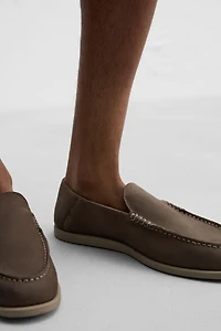 MOCASSINS EN CUIR CASUAL