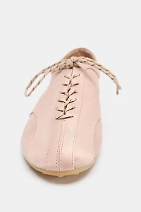 BALLERINES SPORT À LACETS