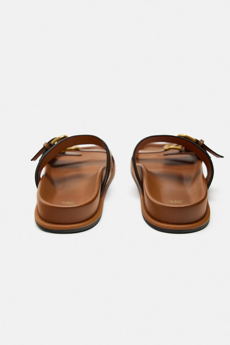 SANDALES À BOUCLES