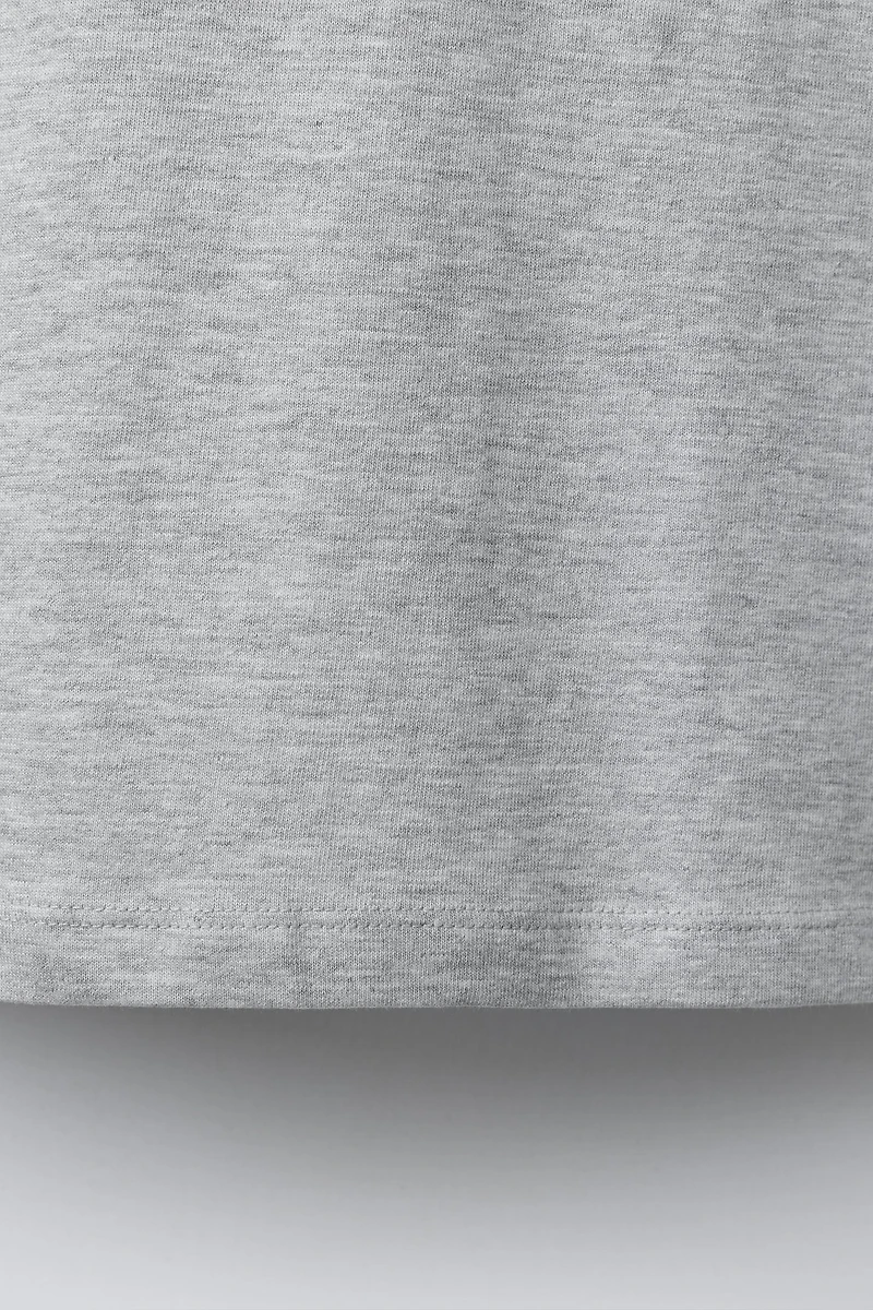 PLAIN MEDIUM WEIGHT T-SHIRT