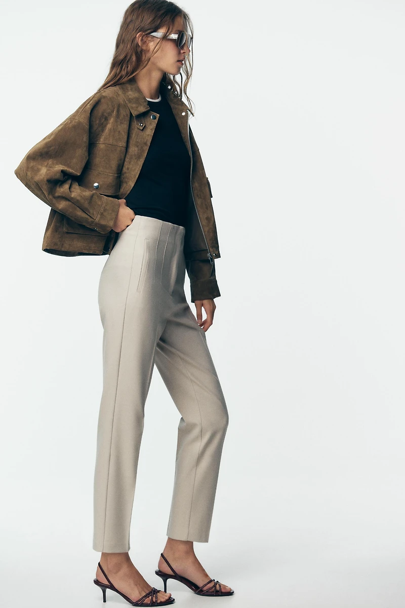 PANTS WITH A HIGH WAIST